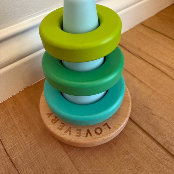 Lovevery Wooden Wobble Ring Stacker - Picture 2 of 3